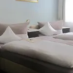 Hotel-pension Adler Untertuerkheim