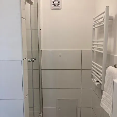 Hotel-pension Adler Untertuerkheim